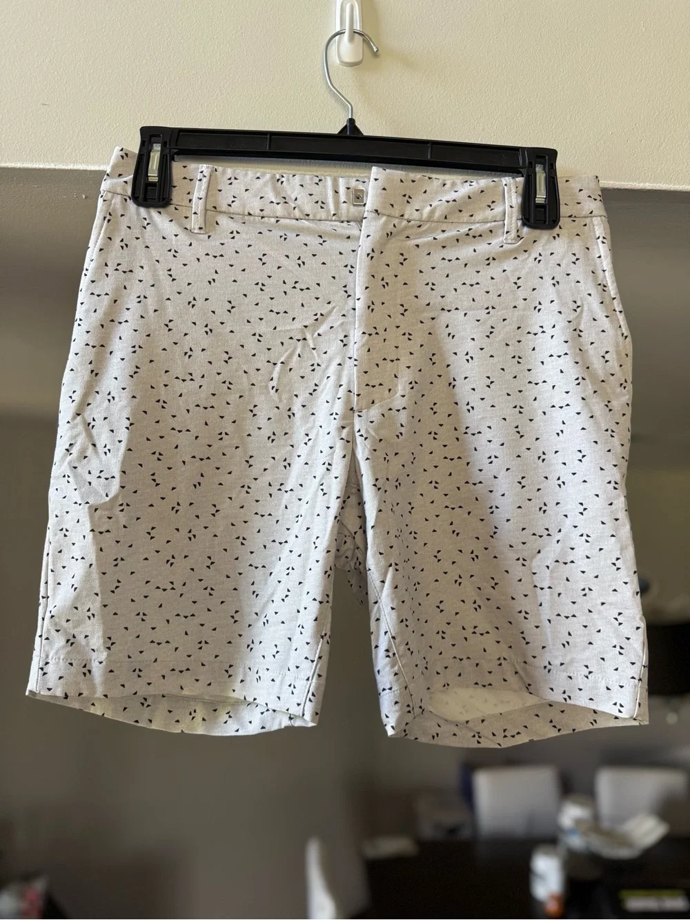 All In Motion White Patterned Golf Shorts Size 32 Casual Performance Style